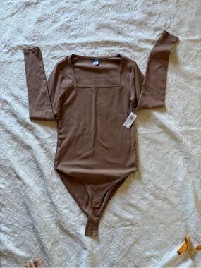 Old Navy Ribbed Square Neck Long Sleeve Bodysuit in Camel